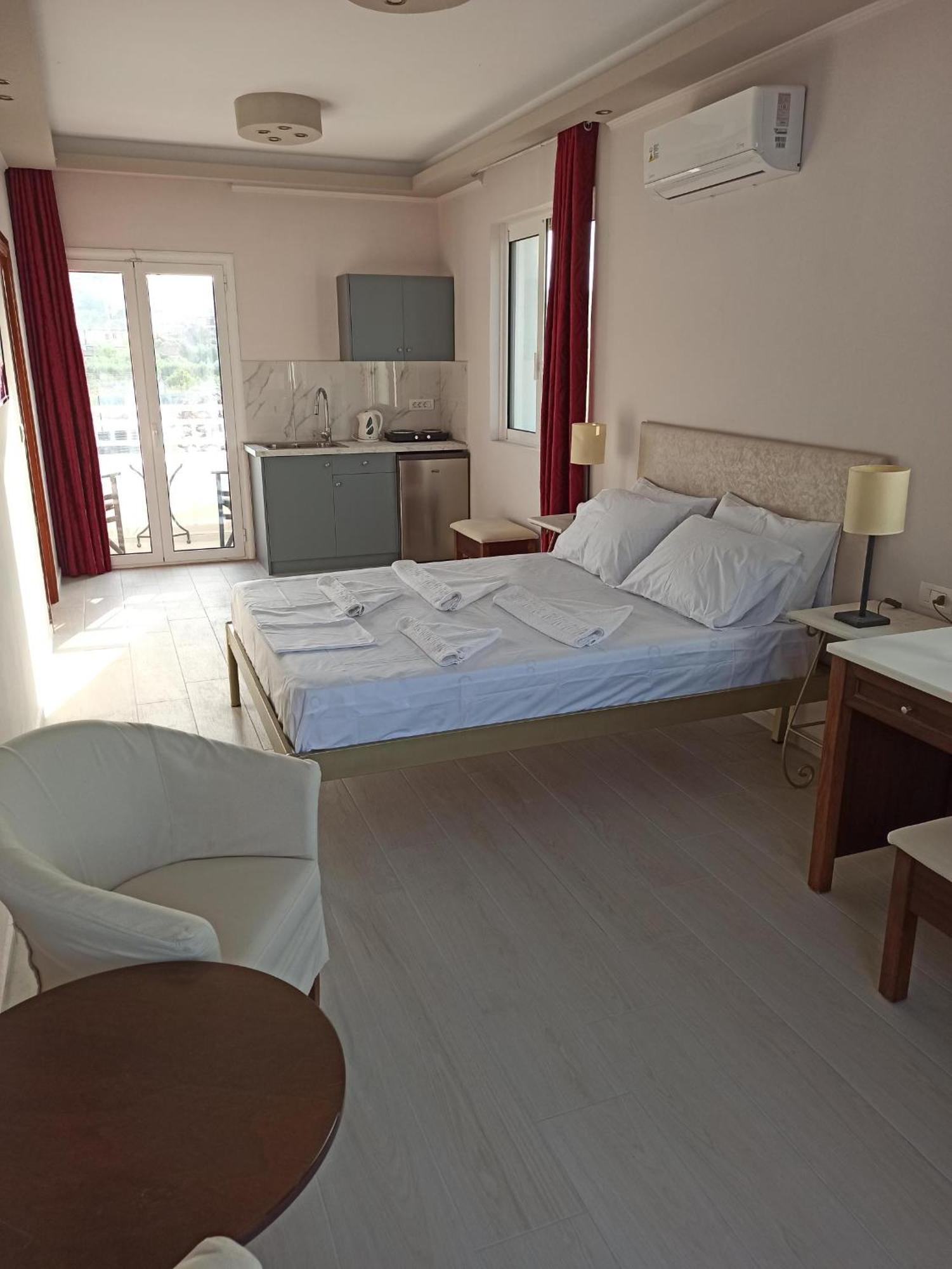 Maria-olympia Apartment *